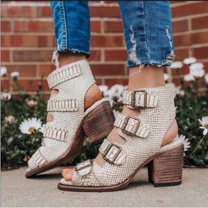 FREEBIRD Quail Croc Heel sandals buckle straps size 9